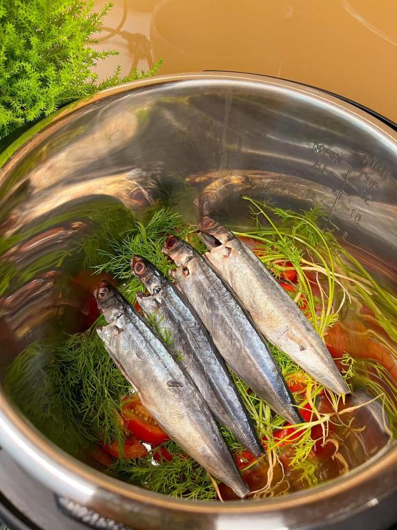 Mẹo làm món cá nục kho với cà chua không bị tanh-3
