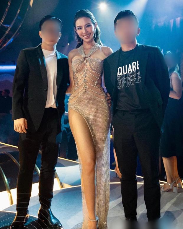 Miss Grand Thùy Tiên hở bạo mãi cũng dính sự cố lộ hàng đầu tiên-5