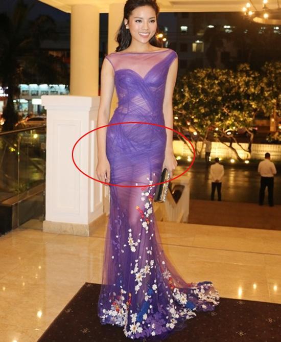 Miss Grand Thùy Tiên hở bạo mãi cũng dính sự cố lộ hàng đầu tiên-7