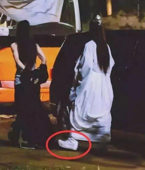 Muôn cách hack chiều cao của sao Hoa ngữ trên phim-8