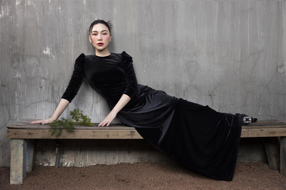 Đọ áo dài đỏ: Diệp Lâm Anh mặc ăn hỏi, Quỳnh Thư bị tố tiểu tam-2