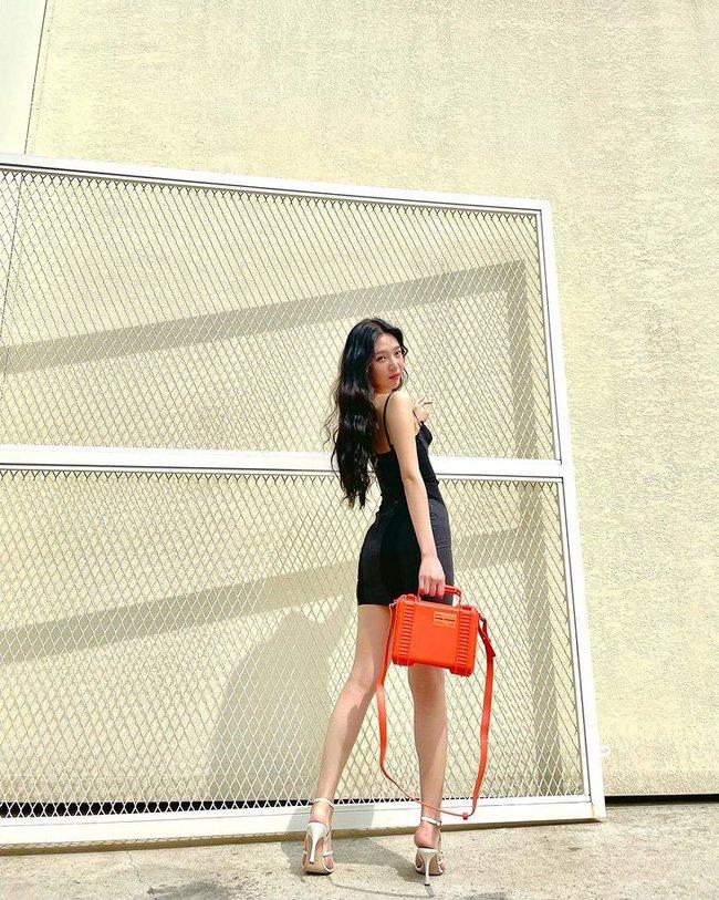 Mỹ nhân Hàn lăng xê loạt items làm mưa làm gió năm 2022-2