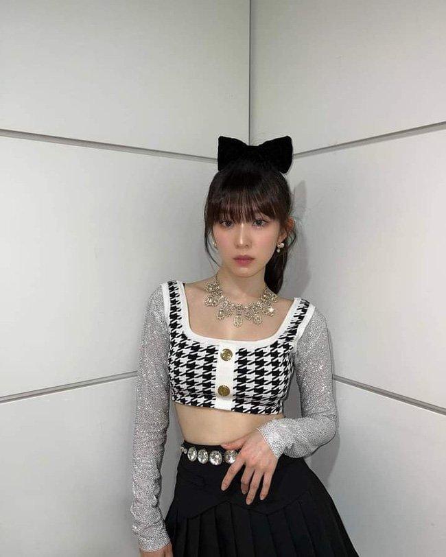 Mỹ nhân Hàn lăng xê loạt items làm mưa làm gió năm 2022-10