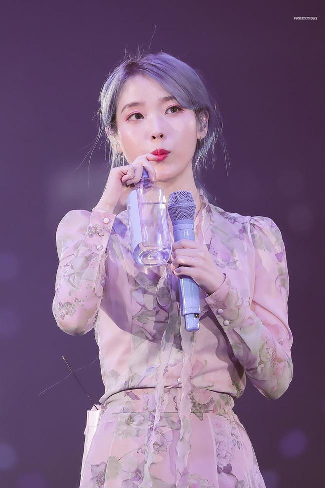 Mỹ nhân Hàn lăng xê loạt items làm mưa làm gió năm 2022-8