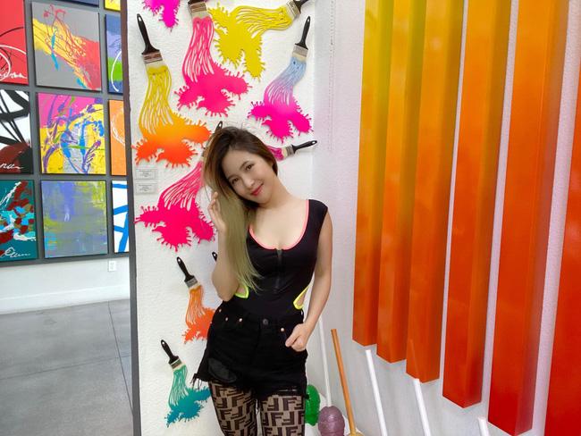 Hương Tràm thảm họa ở Mỹ: Hát vẫn hay nhưng gu thời trang rớt đáy!-14