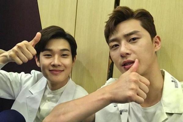 Vì sao Choi Woo Sik và Kim Da Mi khiến khán giả phát cuồng?-13