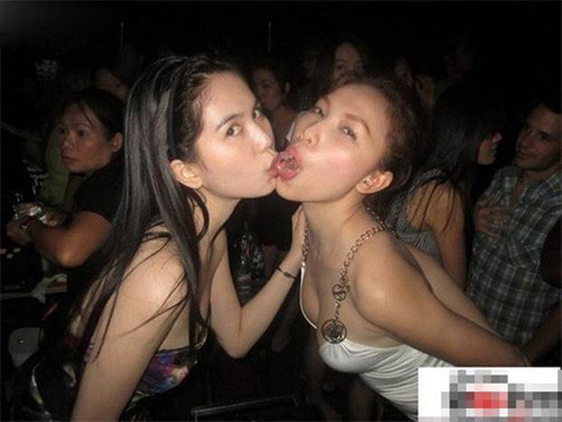 Ảnh thác loạn phản cảm của Quỳnh Thư - Ngọc Trinh-3