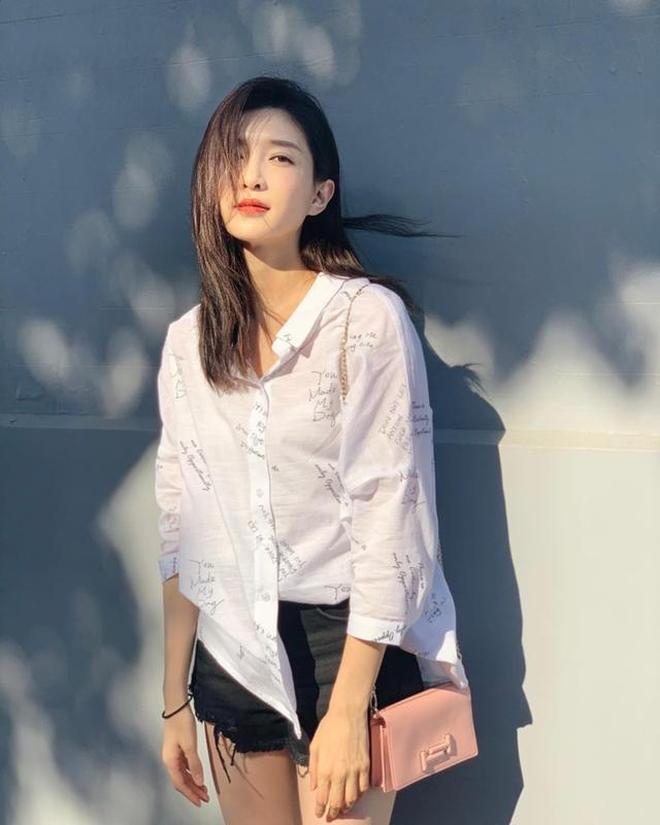 Soi gu thời trang của tân tứ đại thanh y làng giải trí Hoa Ngữ-8