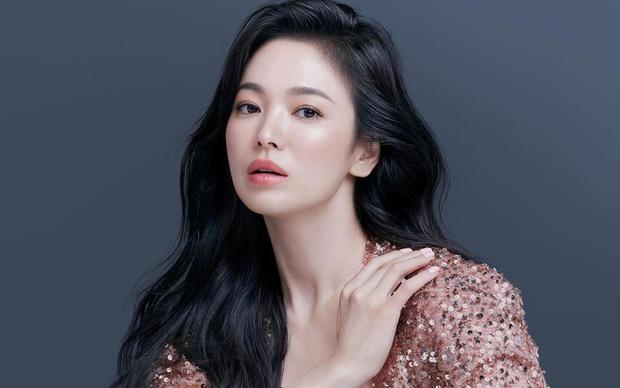 6 nữ diễn viên Hàn nghìn vai như một, Song Hye Kyo chạy không thoát-1