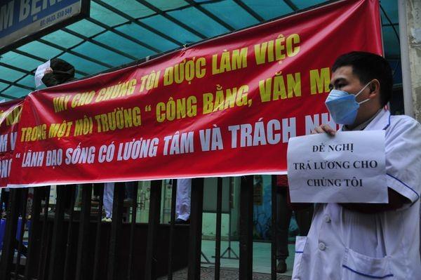 Thực tế cay đắng của y bác sĩ bệnh viện Tuệ Tĩnh: hành nghề "cứu người", nay lại phải "cầu cứu" dư luận