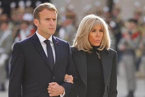 Vợ chụp ảnh nóng gửi chồng, ai ngờ bức ảnh lật tẩy cô ngoại tình-3