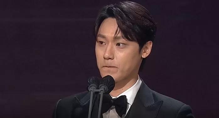 Không còn che giấu, Lee Do Hyun tự hào kể về em trai thiểu năng-2