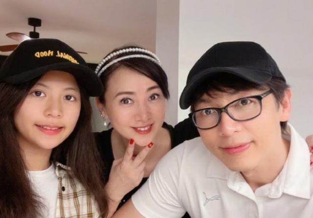 Ngỡ ngàng nhan sắc con gái bom xiếc Ông Hồng-2