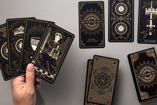 Bói bài Tarot Chủ nhật ngày 15/5/2022: Tiền bạc dư dả