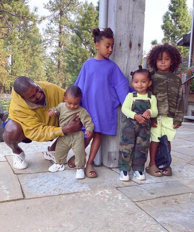 Kanye West bức xúc khi không được vào nhà Kim-2