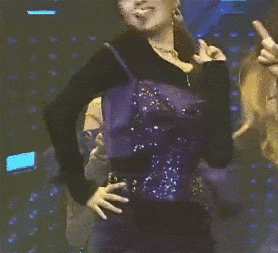 Wonyoung IVE đã bị rách đầu gối tới chảy máu vẫn nhảy như không có gì-2