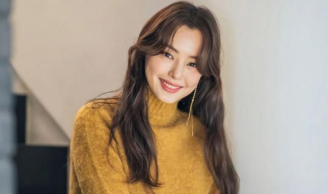 Hoa hậu đẹp nhất Hàn Quốc Honey Lee thông báo mang thai-1