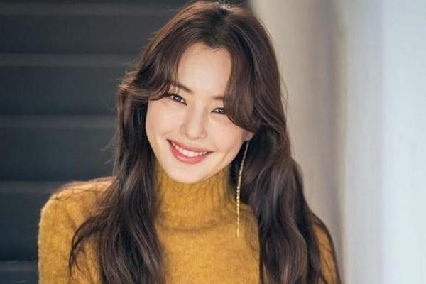 Hoa hậu Honey Lee lộ diện, sắc vóc bà bầu 4 tháng quá hot-8