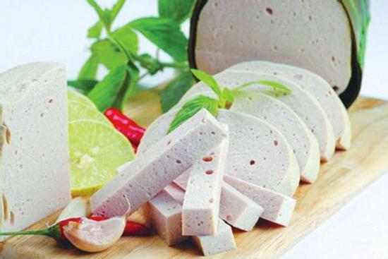 Nguy hại giò chả làm từ thịt không rõ nguồn gốc