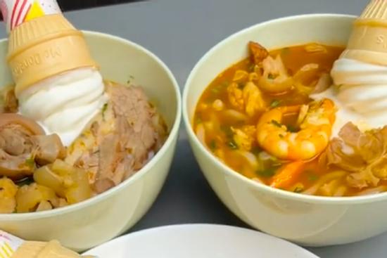 TikToker gây phẫn nộ trộn kem vào món truyền thống người Việt