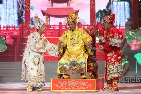 Netizen tranh cãi xem ảnh Nam Tào - Bắc Đẩu mới tại 'Táo Quân' 2022