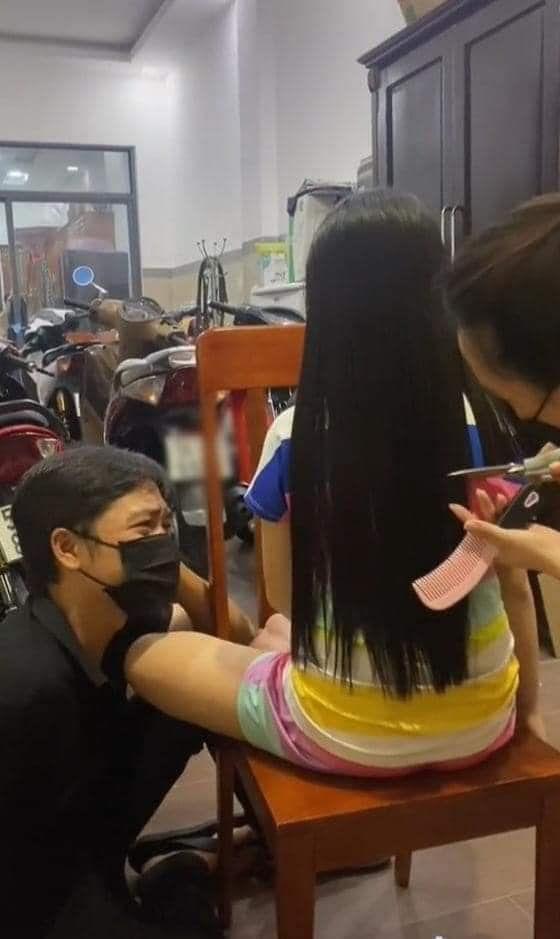 Những khoảnh khắc yếu đuối rơi lệ của các ông bố bên con gái-1