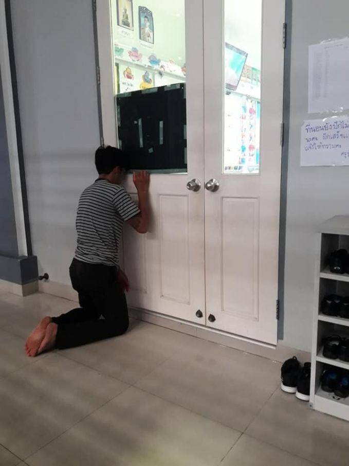 Những khoảnh khắc yếu đuối rơi lệ của các ông bố bên con gái-8