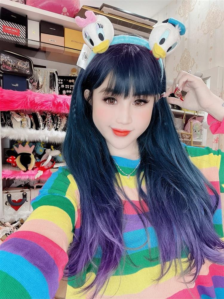 Ám ảnh đôi lông mi dày cộp như sâu róm của Trần My-9