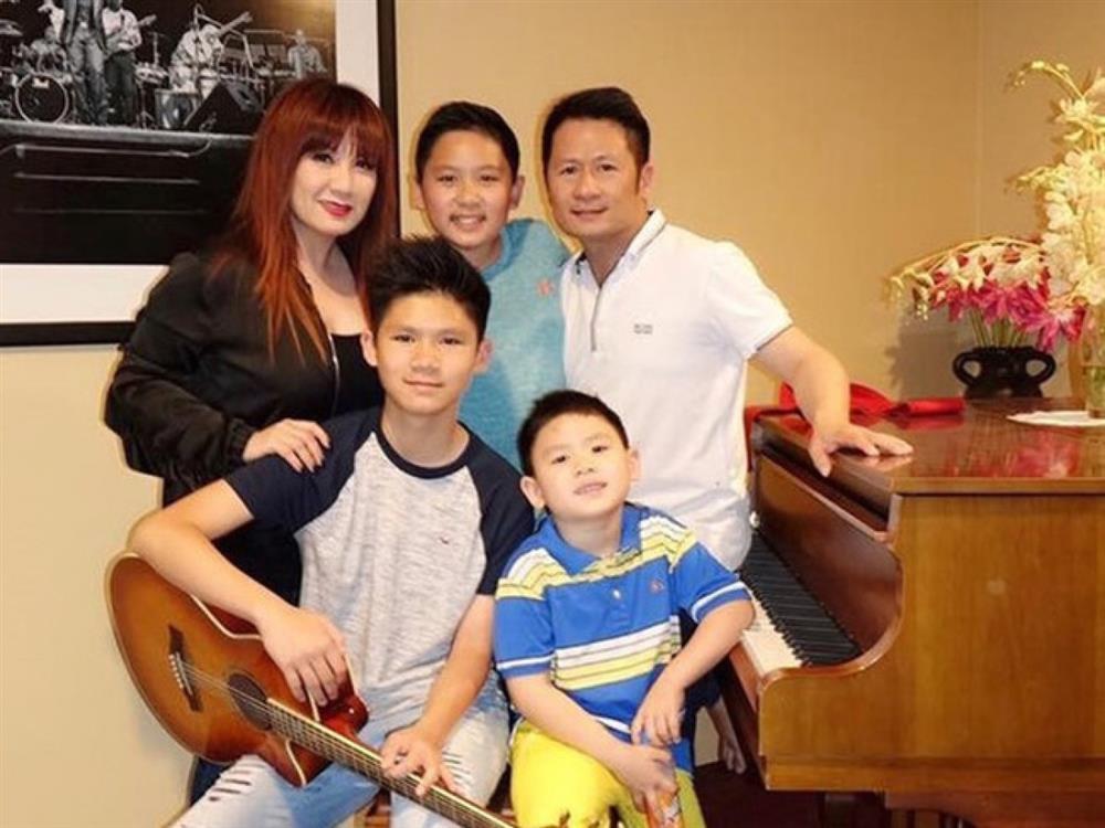 Các con Bằng Kiều có thực sự hạnh phúc khi bố mẹ ly hôn?-4