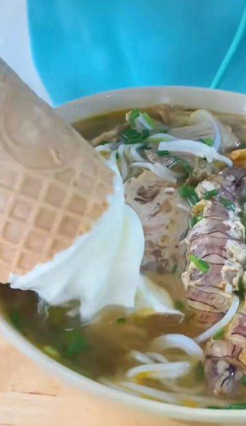 Trào lưu ăn kem trộn mì, bún của giới trẻ Việt-1
