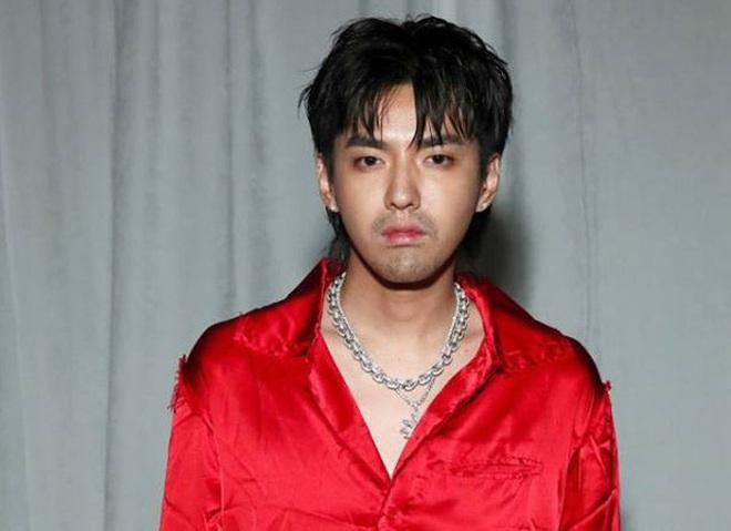 Bê bối tình dục, phạt hàng nghìn tỷ rúng động showbiz 2021-2