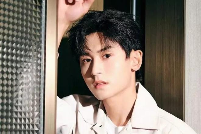 Bê bối tình dục, phạt hàng nghìn tỷ rúng động showbiz 2021-5