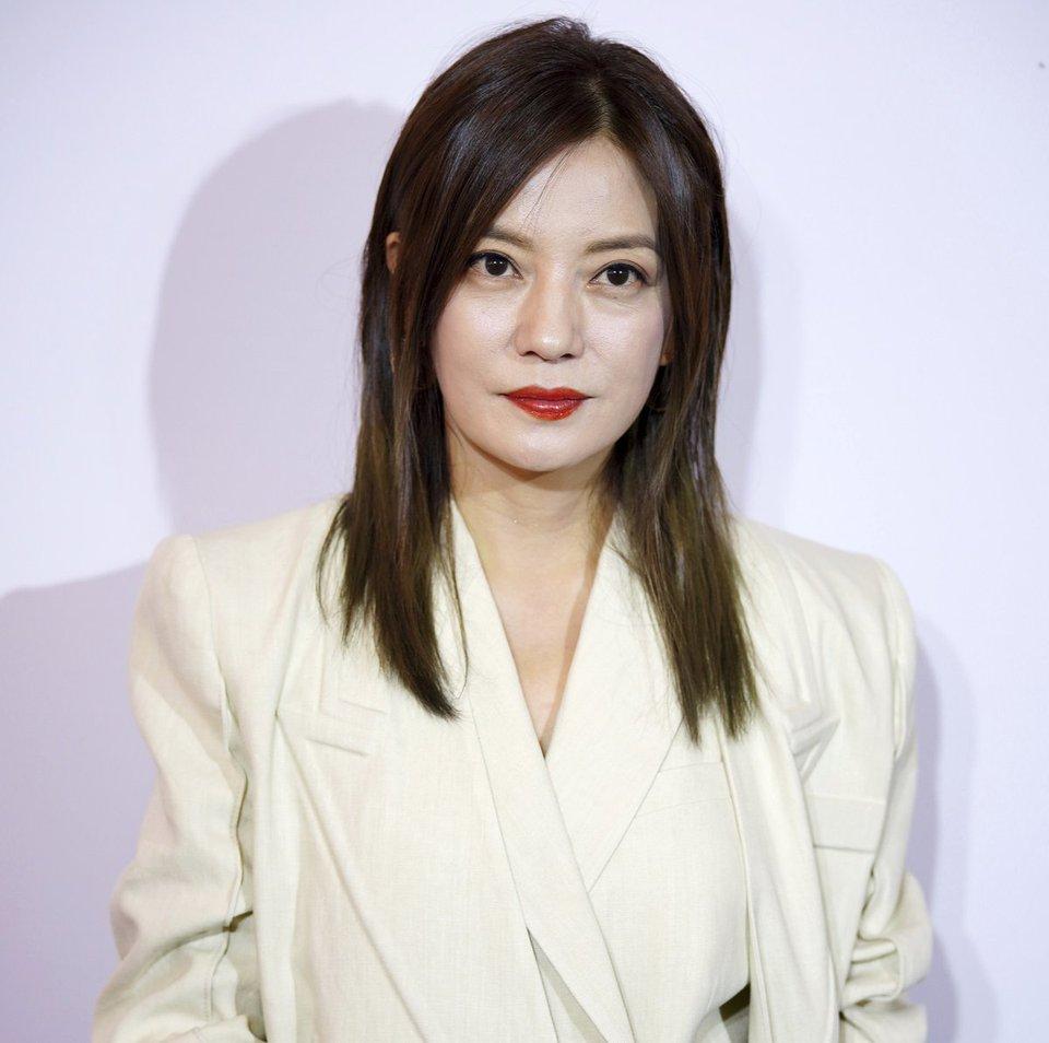 Công ty liên quan đến Triệu Vy bị đòi nợ-1