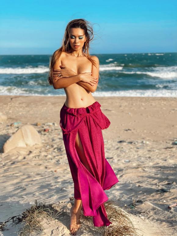 Hà Anh bán nude dùng tay che vòng 1 nhức mắt giữa biển-1