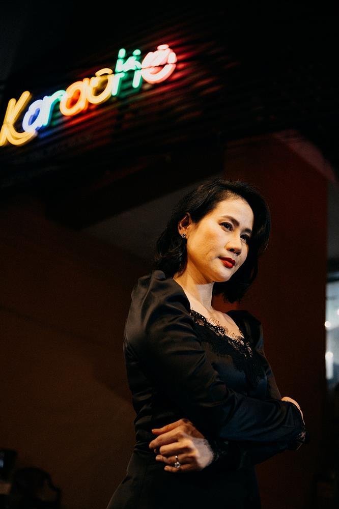 Chiều con trai, Thân Thúy Hà làm sugar mommy trong MV của Hari Won-6