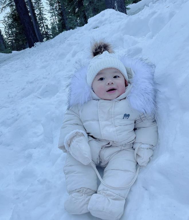 Phạm Hương bị 2 cậu ấm chiếm sạch spotlight khi đi trượt tuyết-4