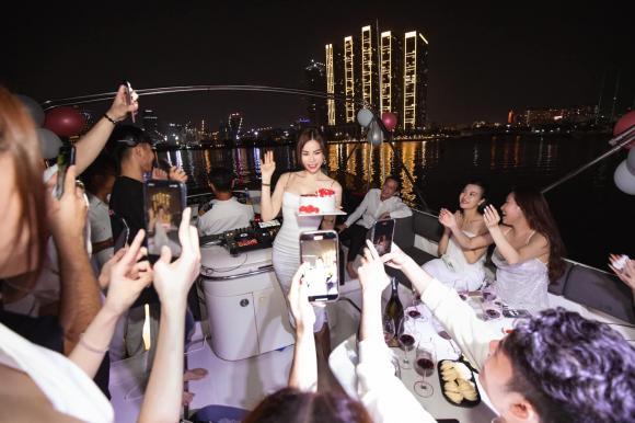 Con dâu tỷ phú Hoàng Kiều tổ chức sinh nhật trên du thuyền-2