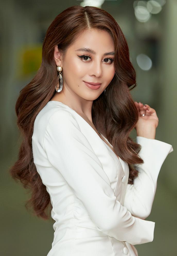 Nam Thư gặp Anh Thư, nhan sắc kiều nữ lép vế chị đại 40?-3