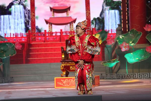 Đời thực cô Đẩu thay thế NSND Công Lý trong Táo Quân 2022-2