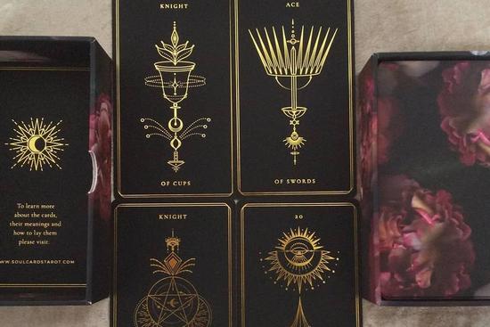 Bói bài Tarot thứ 5 ngày 20/1/2022: Hẹn hò lãng mạn