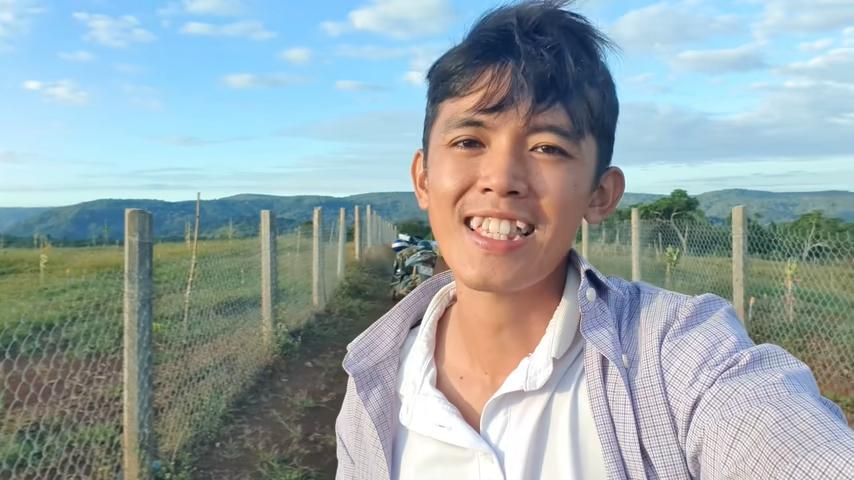 YouTube nghèo nhất Việt Nam tặng đồ đắt đỏ cho đồng nghiệp-2