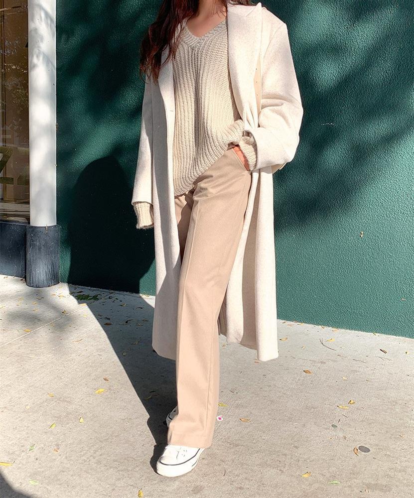 Công thức mix đồ với áo len dáng dài chuẩn trend đón Tết-7