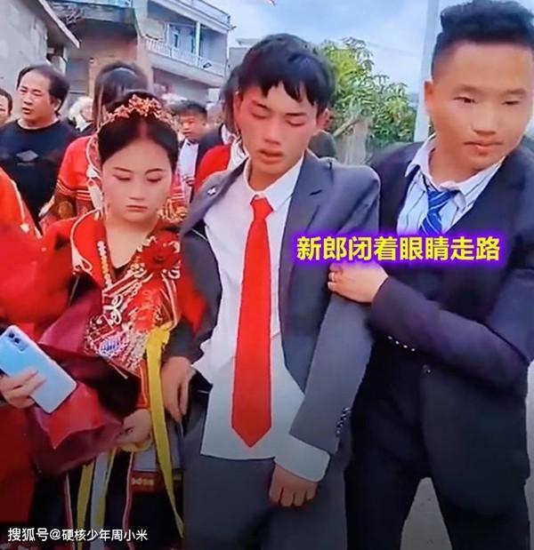 Nhà gái đi đón rể, chú rể khóc thút thít, cô dâu quạu ra mặt-1