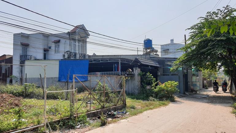 Thêm một bé gái 9 tuổi nghi bị chị dâu bạo hành... tím người-1