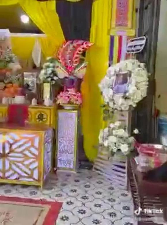 Xót xa hình ảnh bên trong tang lễ bạn gái cũ Minh Nhựa-7