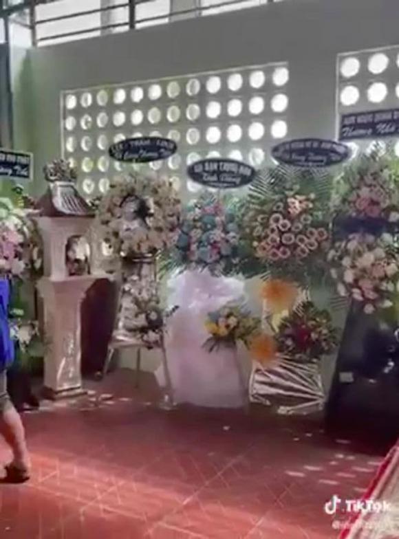 Xót xa hình ảnh bên trong tang lễ bạn gái cũ Minh Nhựa-6
