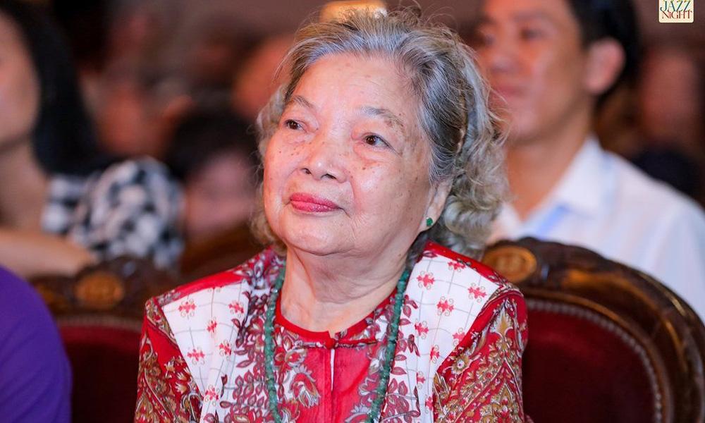 NSƯT Lê Mai tuổi 84: Hàng ngày vẫn ngồi trà đá, Lê Khanh hay đón đi ăn-1