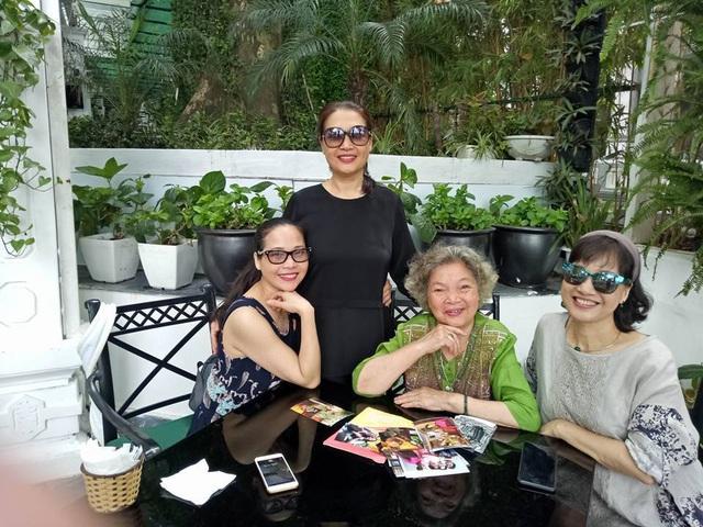 NSƯT Lê Mai tuổi 84: Hàng ngày vẫn ngồi trà đá, Lê Khanh hay đón đi ăn-2