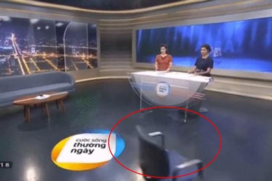 Một chiếc ghế làm nên sự cố dở khóc dở cười trên sóng VTV