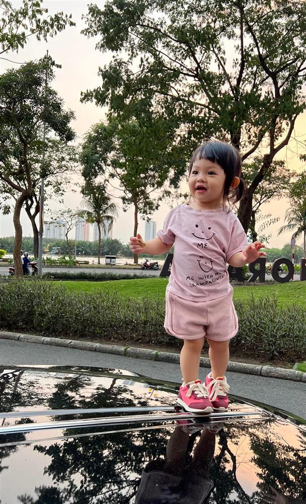 Ái nữ nhà Cường Đô La hết giày xéo ô tô đến quăng quật túi hiệu-3